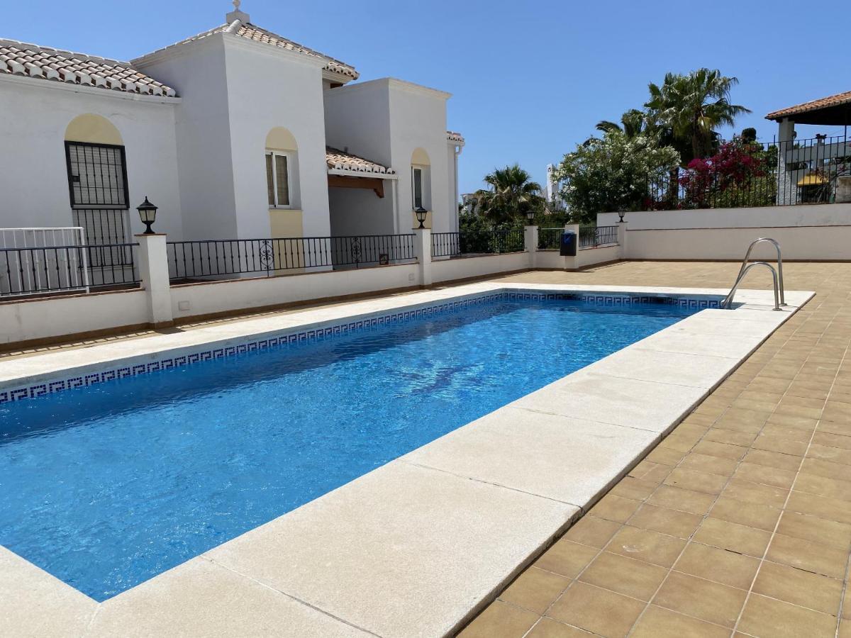Chimenea Pinar 2 Apartments Casasol Nerja Bagian luar foto