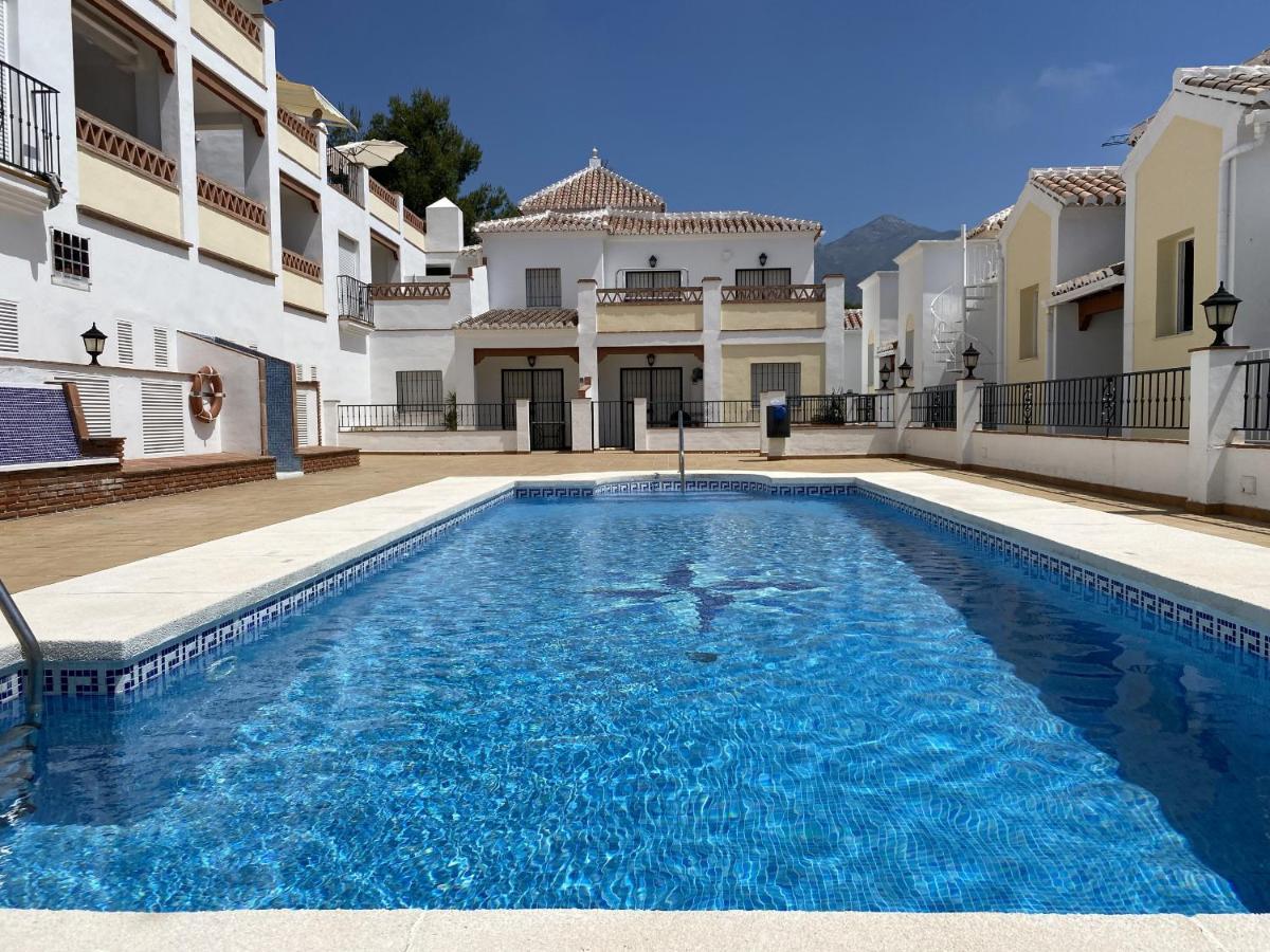 Chimenea Pinar 2 Apartments Casasol Nerja Bagian luar foto